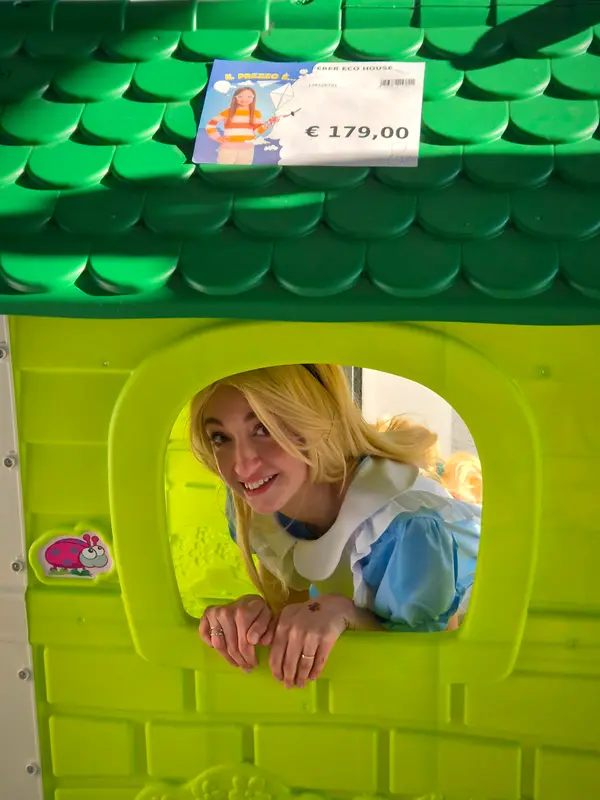 Personaggi come ambasciatori dei negozi del centro, foto 3