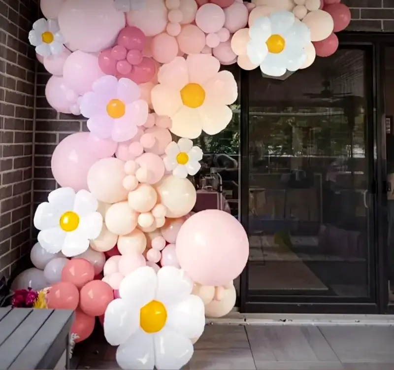 Installazione artistica di palloncini, foto 1